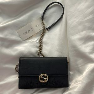 AUTHENTIC GUCCI CROSS BODY